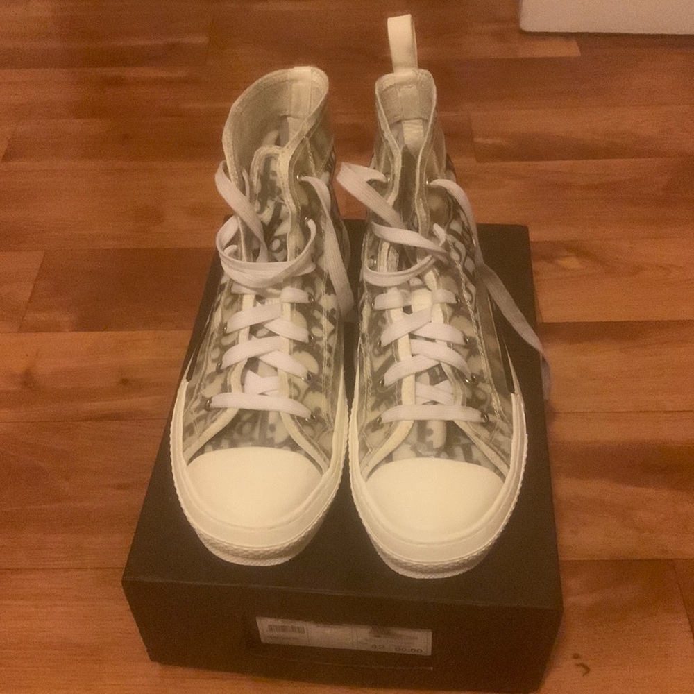 Dior B23